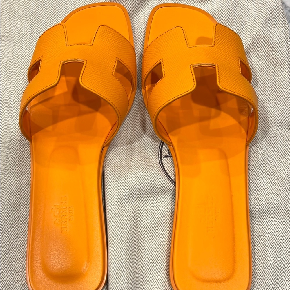 Hermès Orange Sandals
